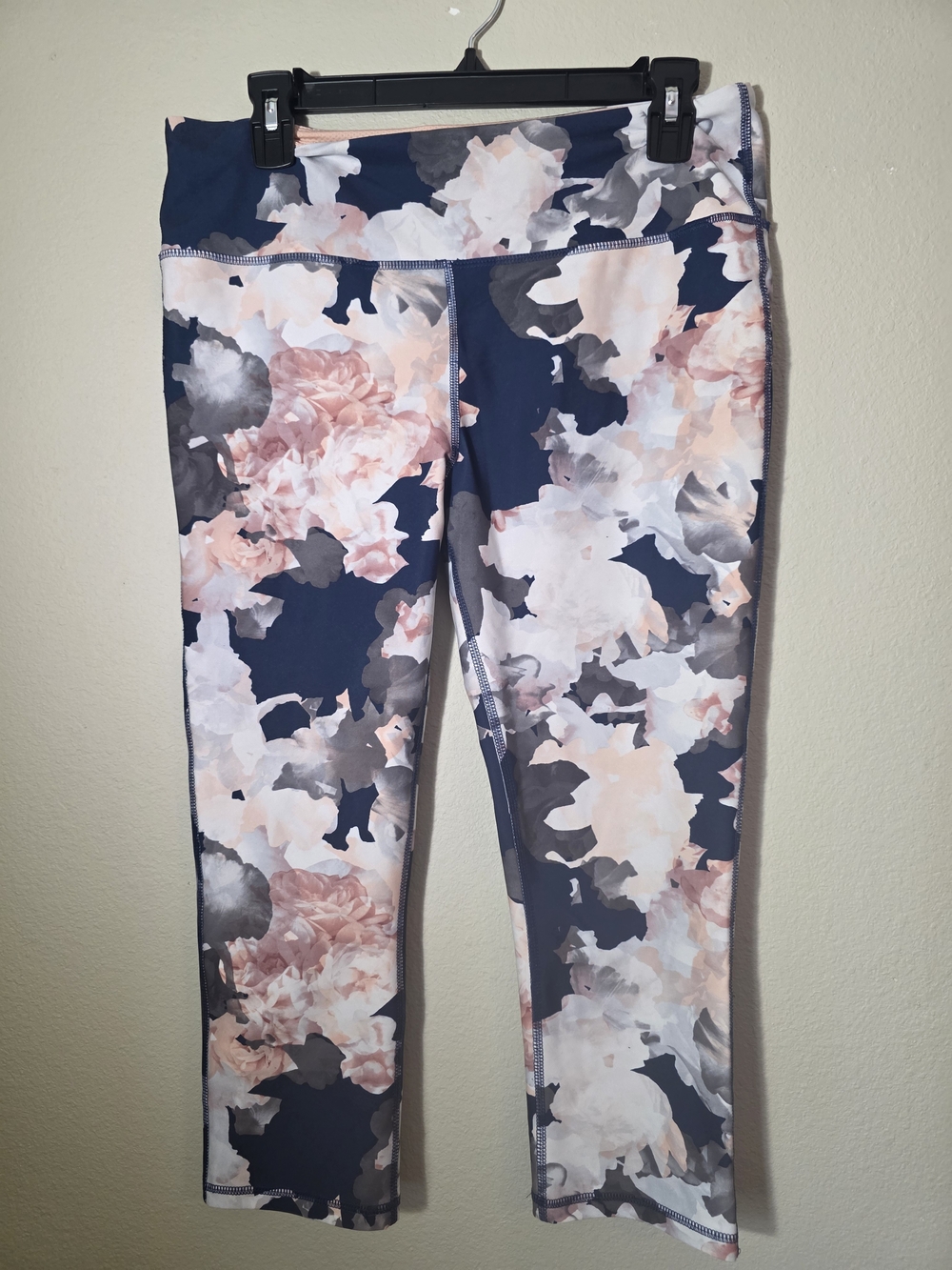 NWOT Marika Sport Women's Hi Rise Squat Proof Dry-Wik Capri Leggings
